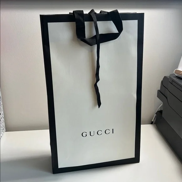 Black and White Gucci Shopping Bag - Picture 5 of 9